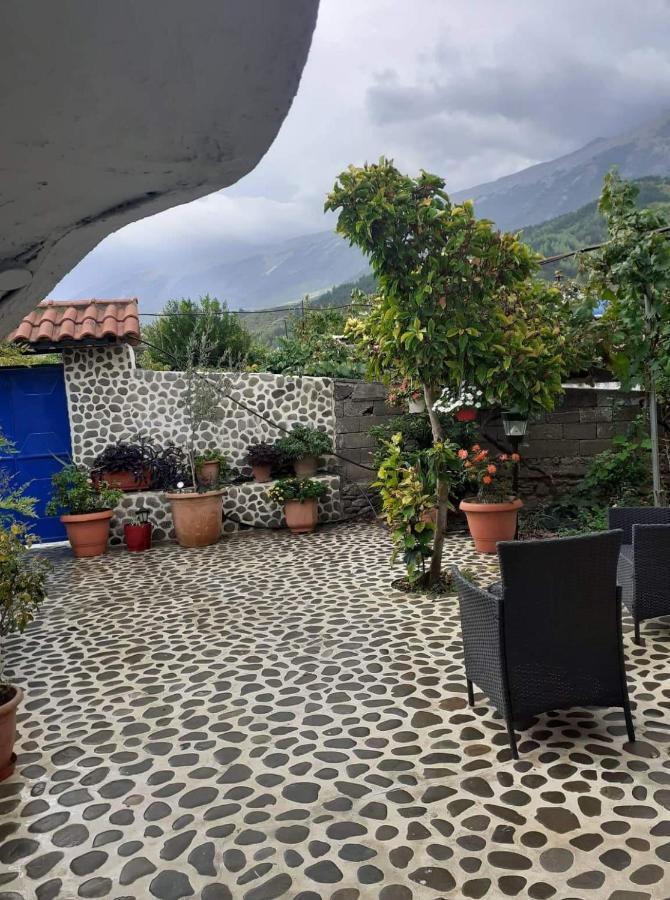 Guest House Krishen Përmet Buitenkant foto
